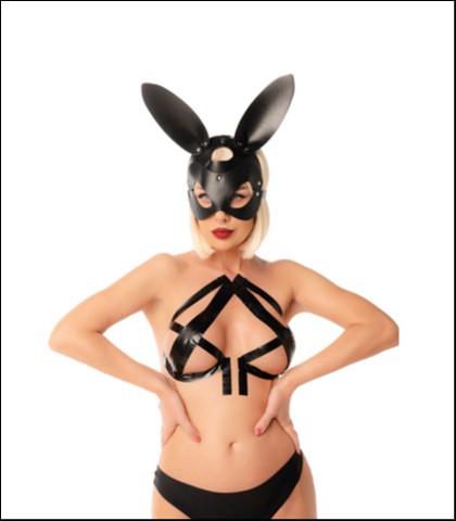 Fetish maska bad bunny